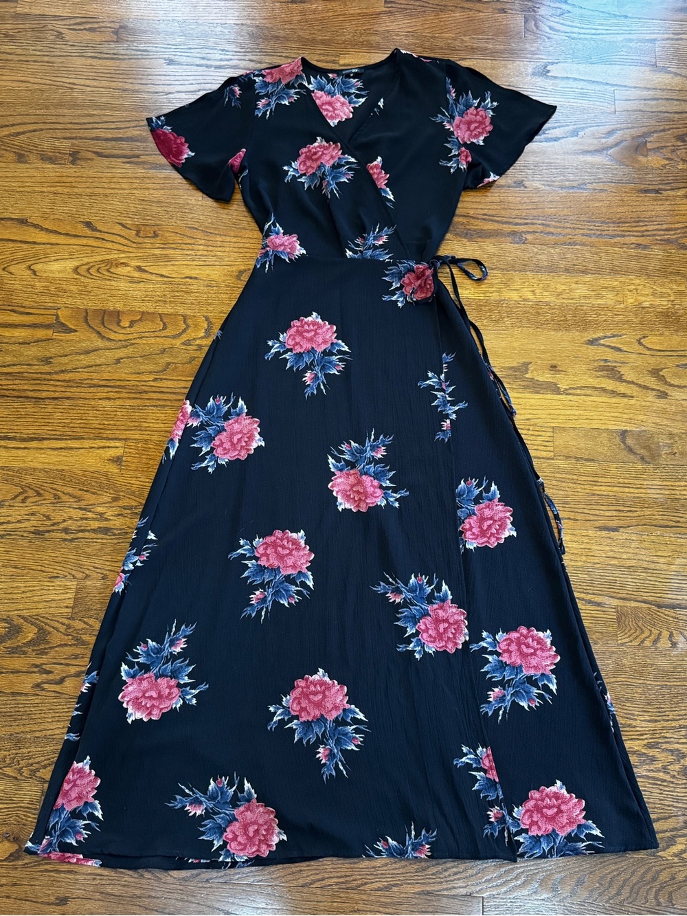 Papermoon Black Floral Wrap V-Neck Short Sleeve Maxi Dress Tie Waist Size M